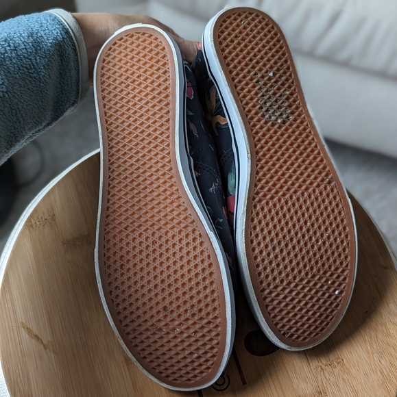 Vans Floral Lace Up Sneakers - Picture 10 of 11